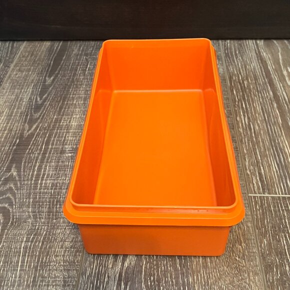 Tupperware Rectangular Container with Lid - Picture 8 of 10